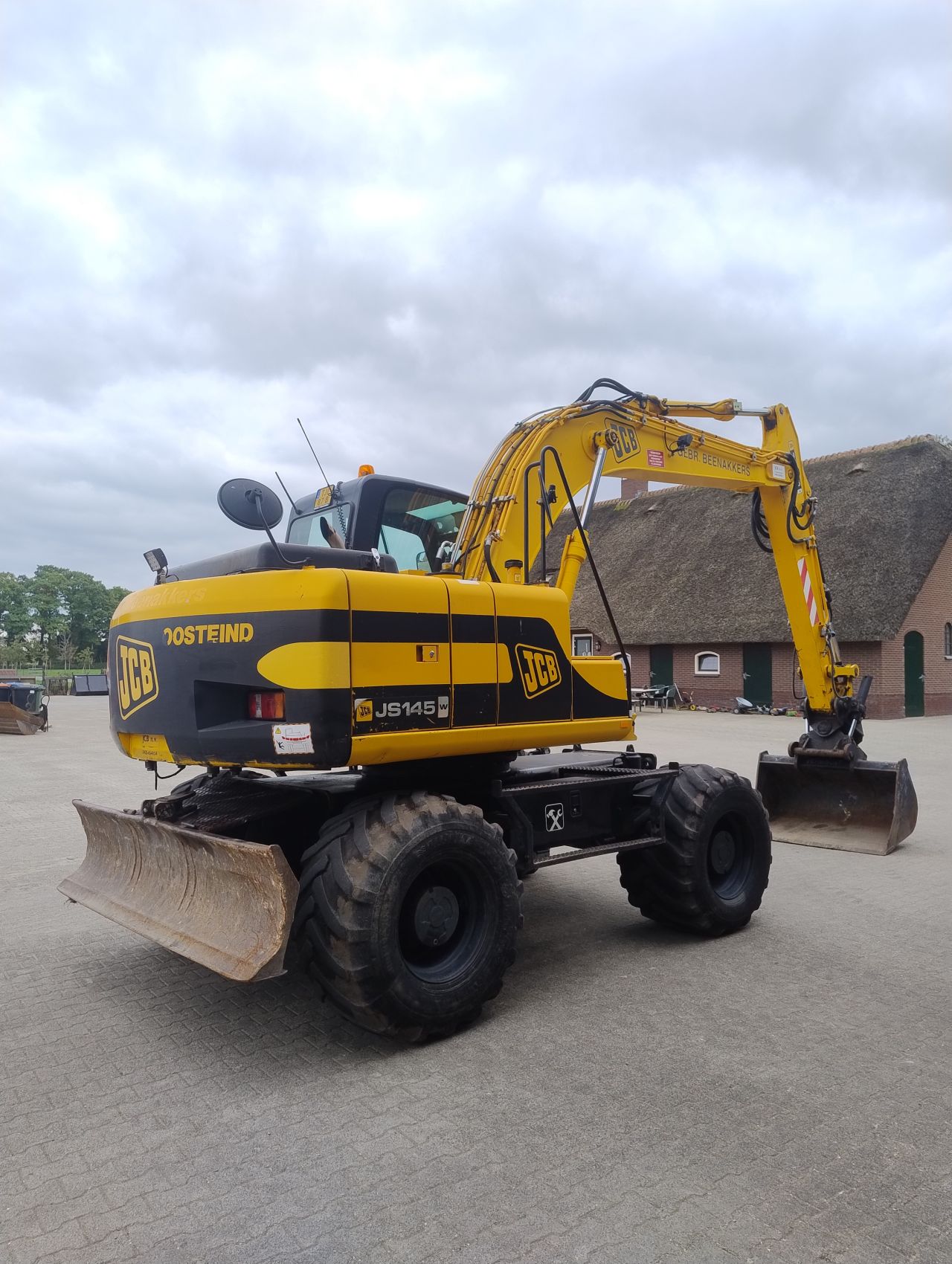 Jcb JS145W mobiele kraan +kantelstuk snelloper