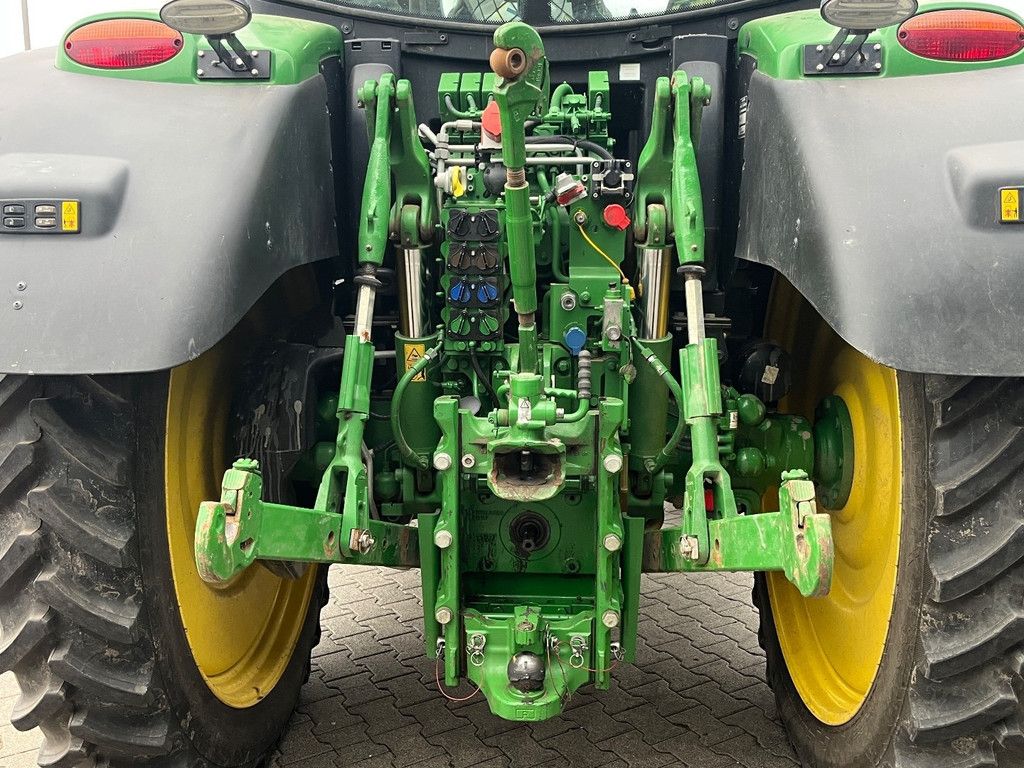 John Deere 6155R WG4132