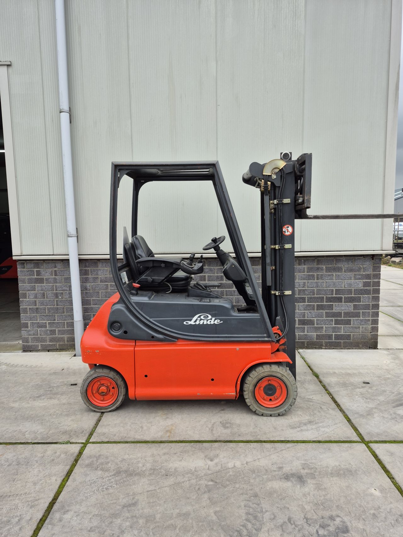 Linde E16P-02 triplex freelift sideshift 4.500 mm
