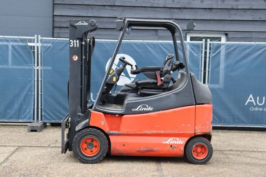 Gabelstapler Linde E30/03/600 Elektro 3000kg 2009