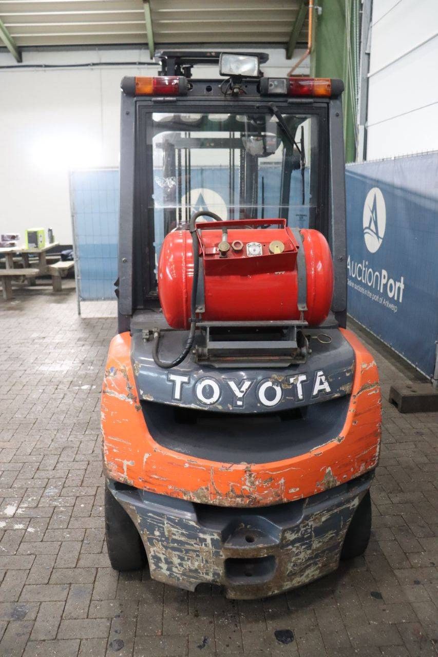 Gabelstapler Toyota 02-8FGF25 Treibgas 2500kg 4,0m 2009