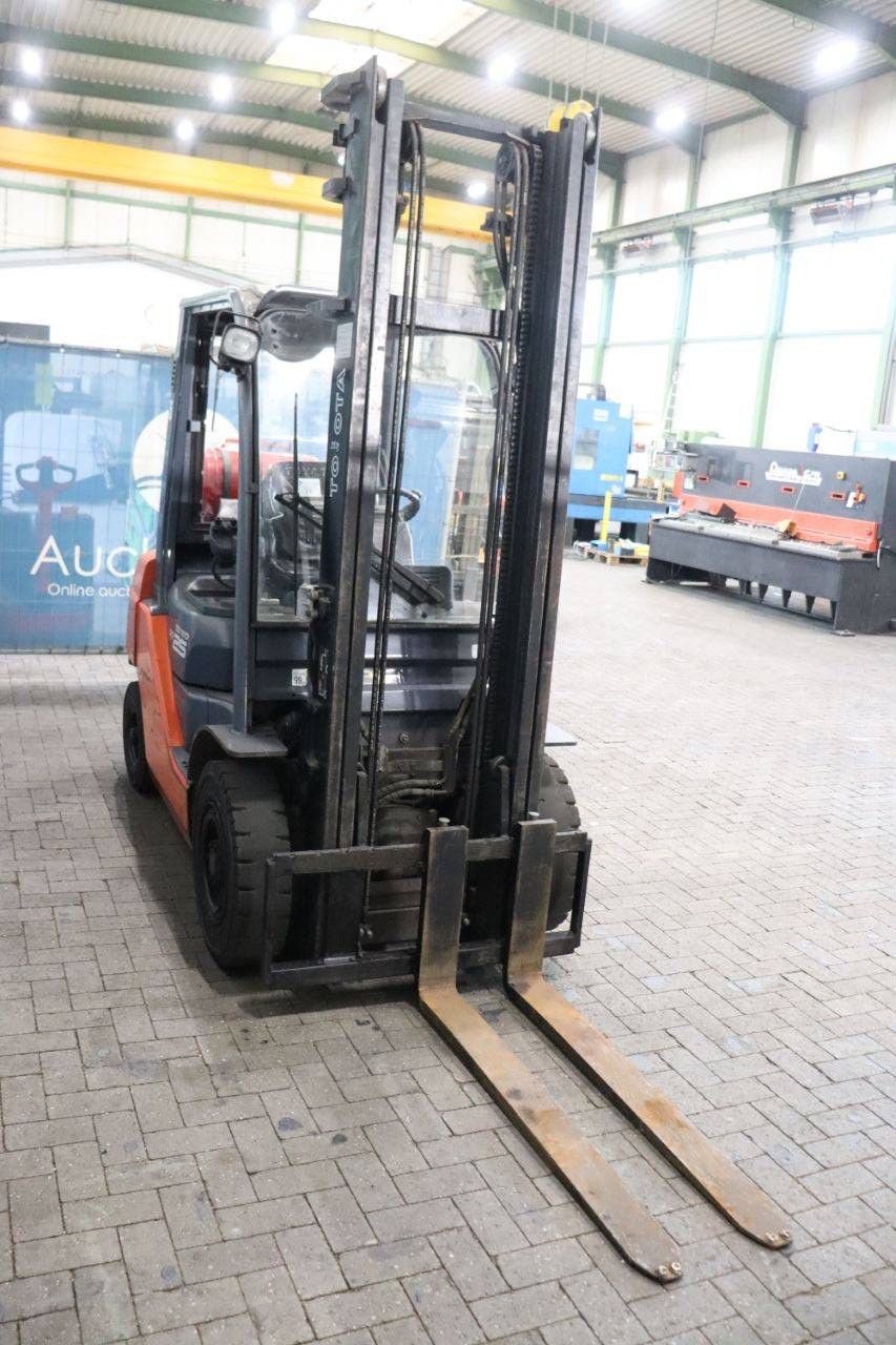 Gabelstapler Toyota 02-8FGF25 Treibgas 2500kg 4,0m 2009