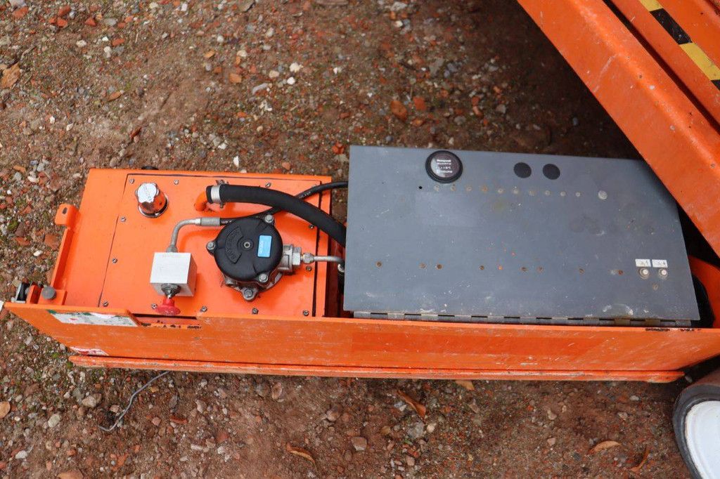 Scissor Lift Skyjack SJ3220 Electric 8.1m 2015