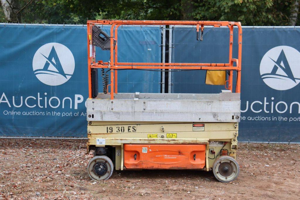JLG 1930ES Electric Scissor Lift 7.7m 2014