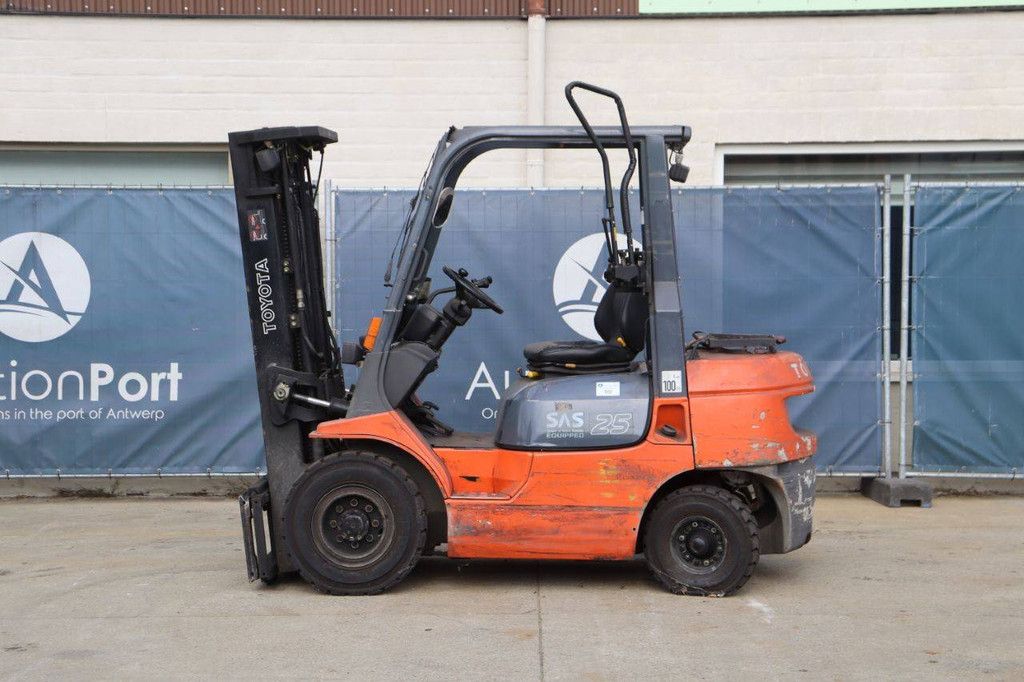 Heftruck Toyota 42-7FGF25 LPG 2500kg 4.7m 2003
