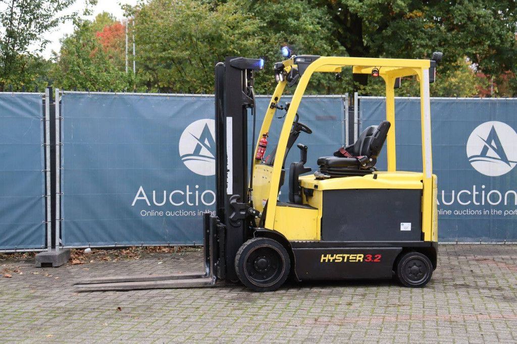 Hyster E3.2XN Electric Forklift 2410kg 3.3m 2015