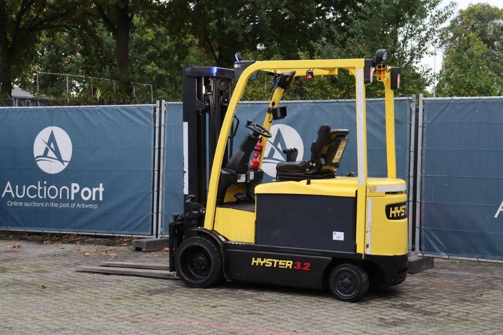 Hyster E3.2XN Electric Forklift 2410kg 3.3m 2015