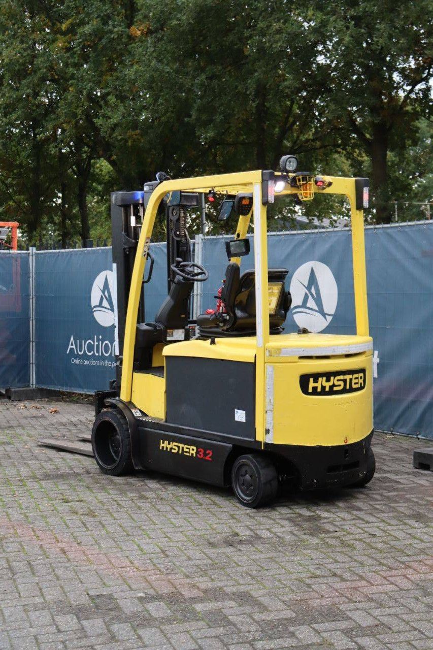 Hyster E3.2XN Electric Forklift 2410kg 3.3m 2015