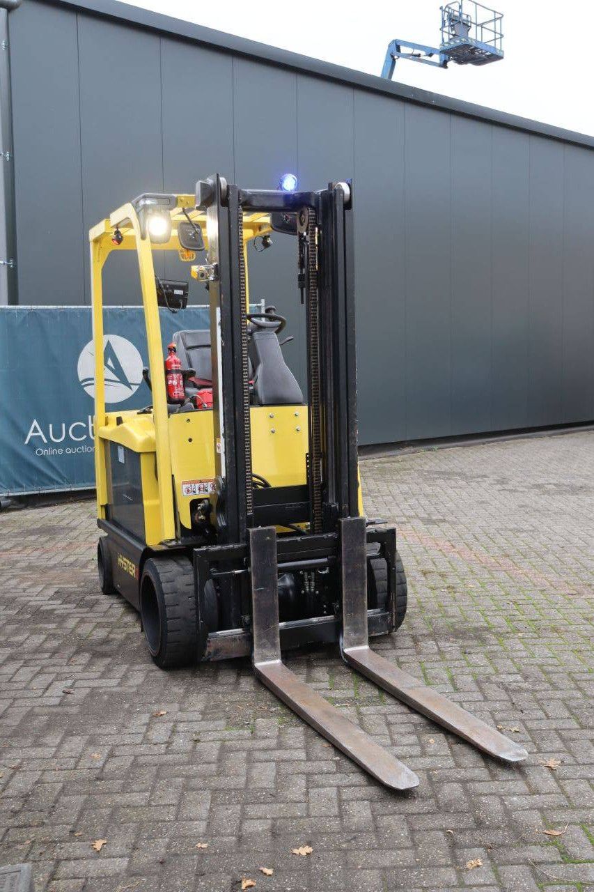 Hyster E3.2XN Electric Forklift 2410kg 3.3m 2015