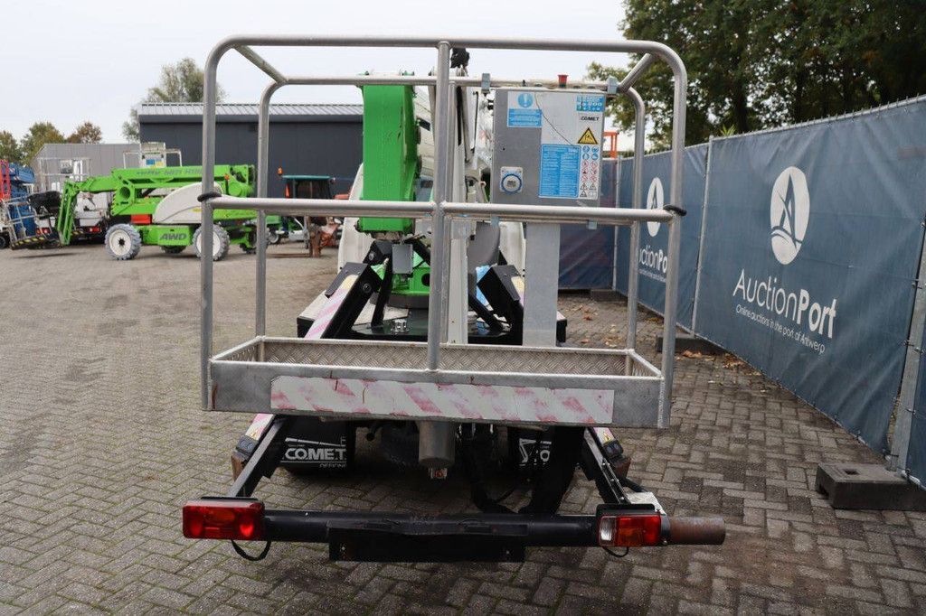 Piaggio PORTER MAXXI Benzin-Arbeitsbühne mit Eigenantrieb und Comet-Arbeitsbühne