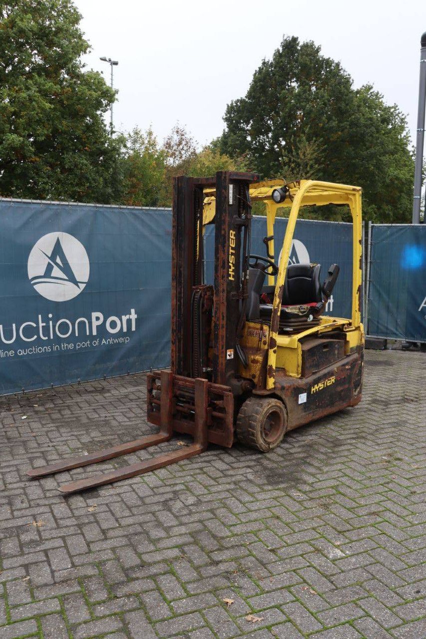Hyster J2.0XNT Elektro-Gabelstapler 1970 kg 4,6 m 2011