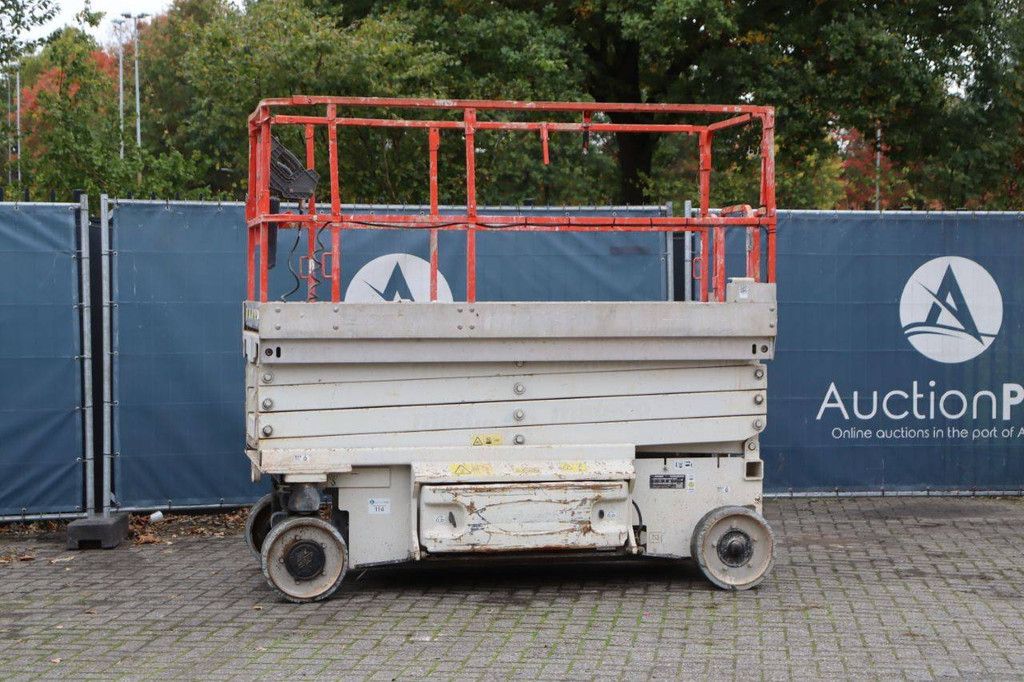 Scissor Lift Oshkosh 2646ES Electric 9.92m 2014