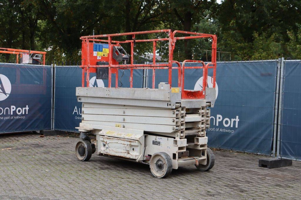 Scissor Lift Oshkosh 2646ES Electric 9.92m 2014
