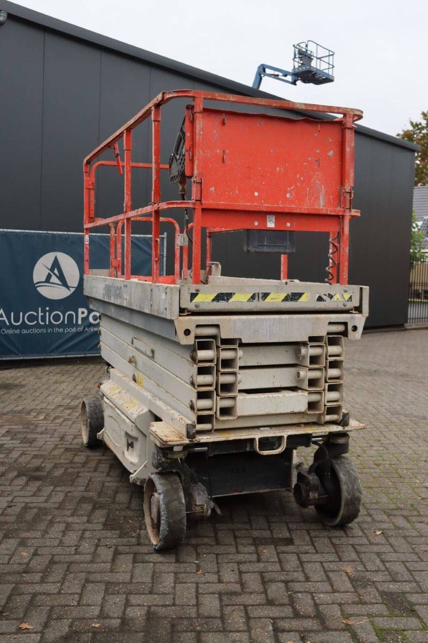 Scissor Lift Oshkosh 2646ES Electric 9.92m 2014
