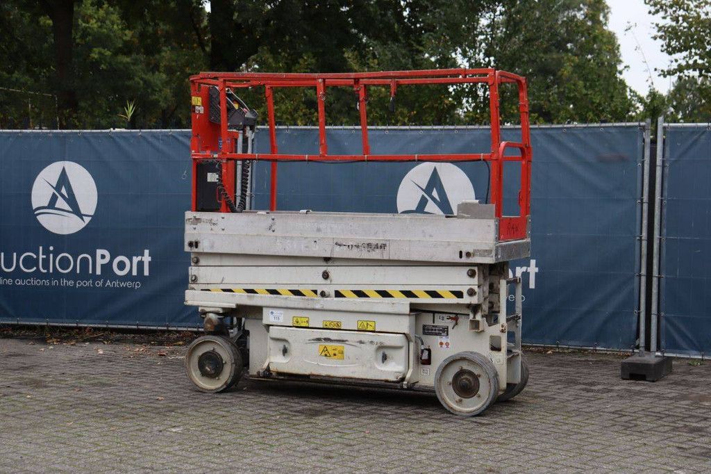JLG 2030ES Electric Scissor Lift 8.1m 2014