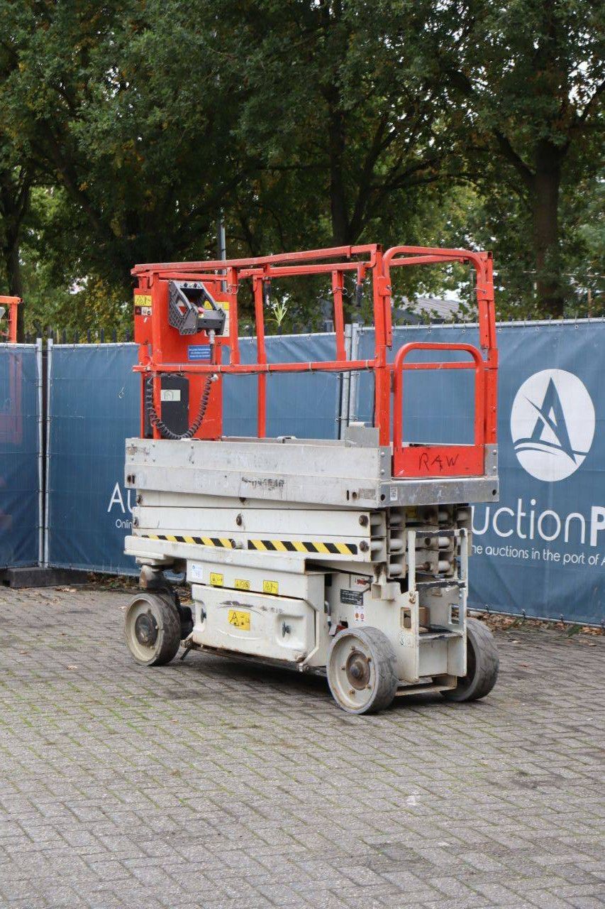 JLG 2030ES Electric Scissor Lift 8.1m 2014