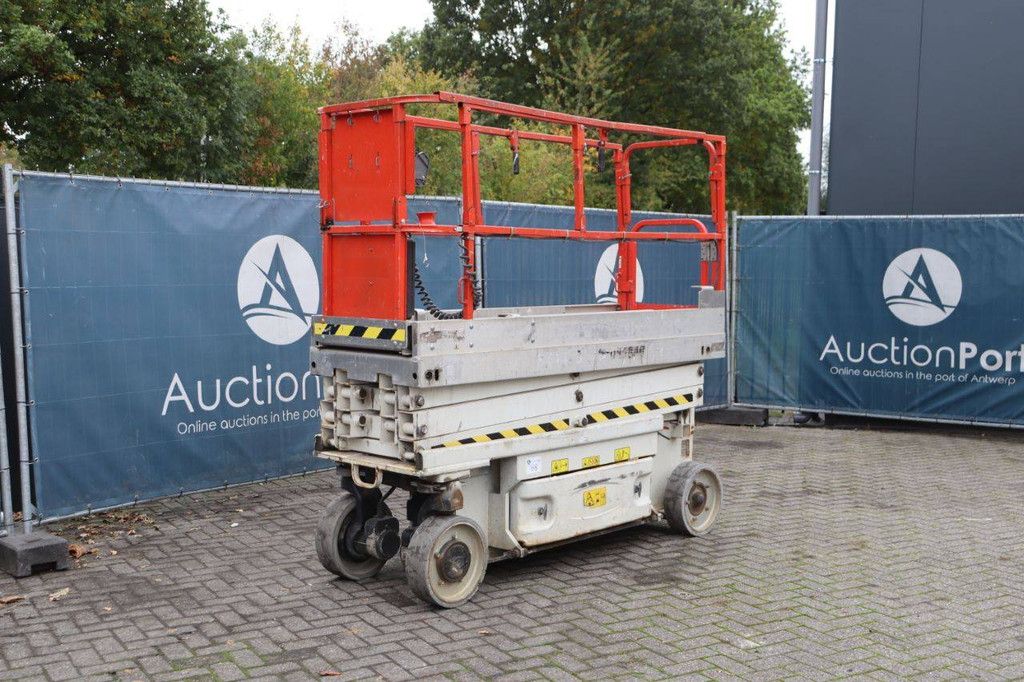 JLG 2030ES Electric Scissor Lift 8.1m 2014