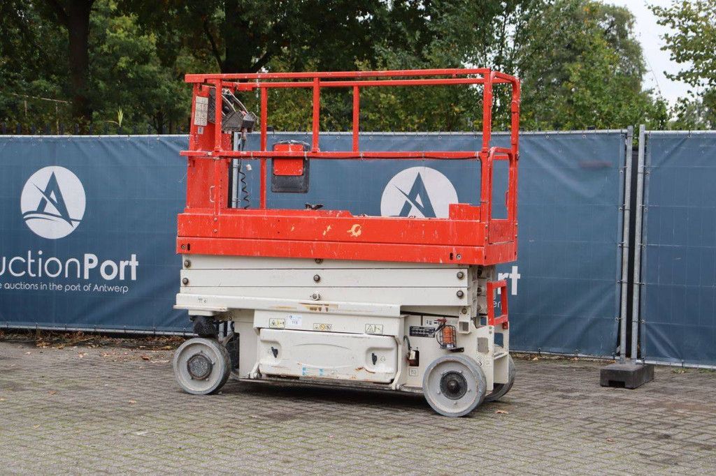 JLG 2032ES Electric Scissor Lift 8.1m 2016