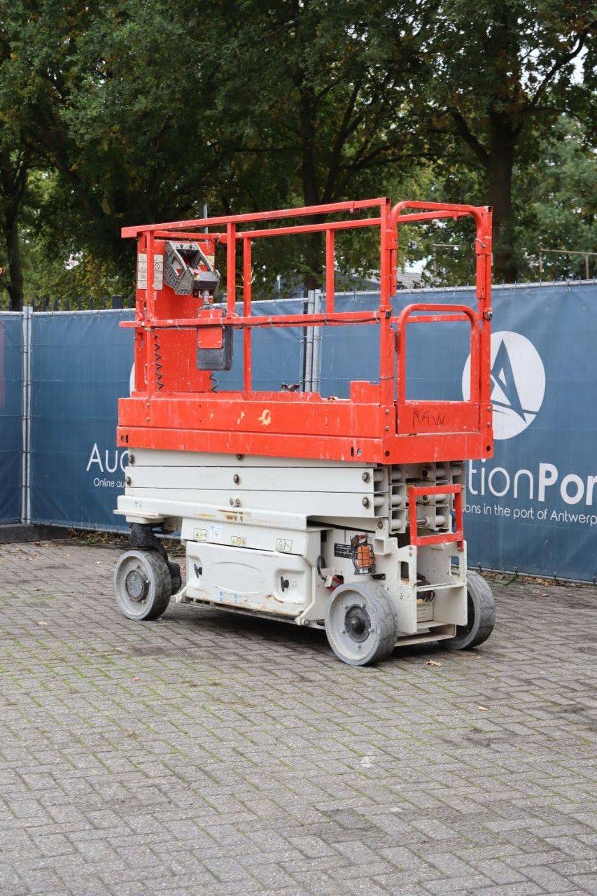 JLG 2032ES Electric Scissor Lift 8.1m 2016
