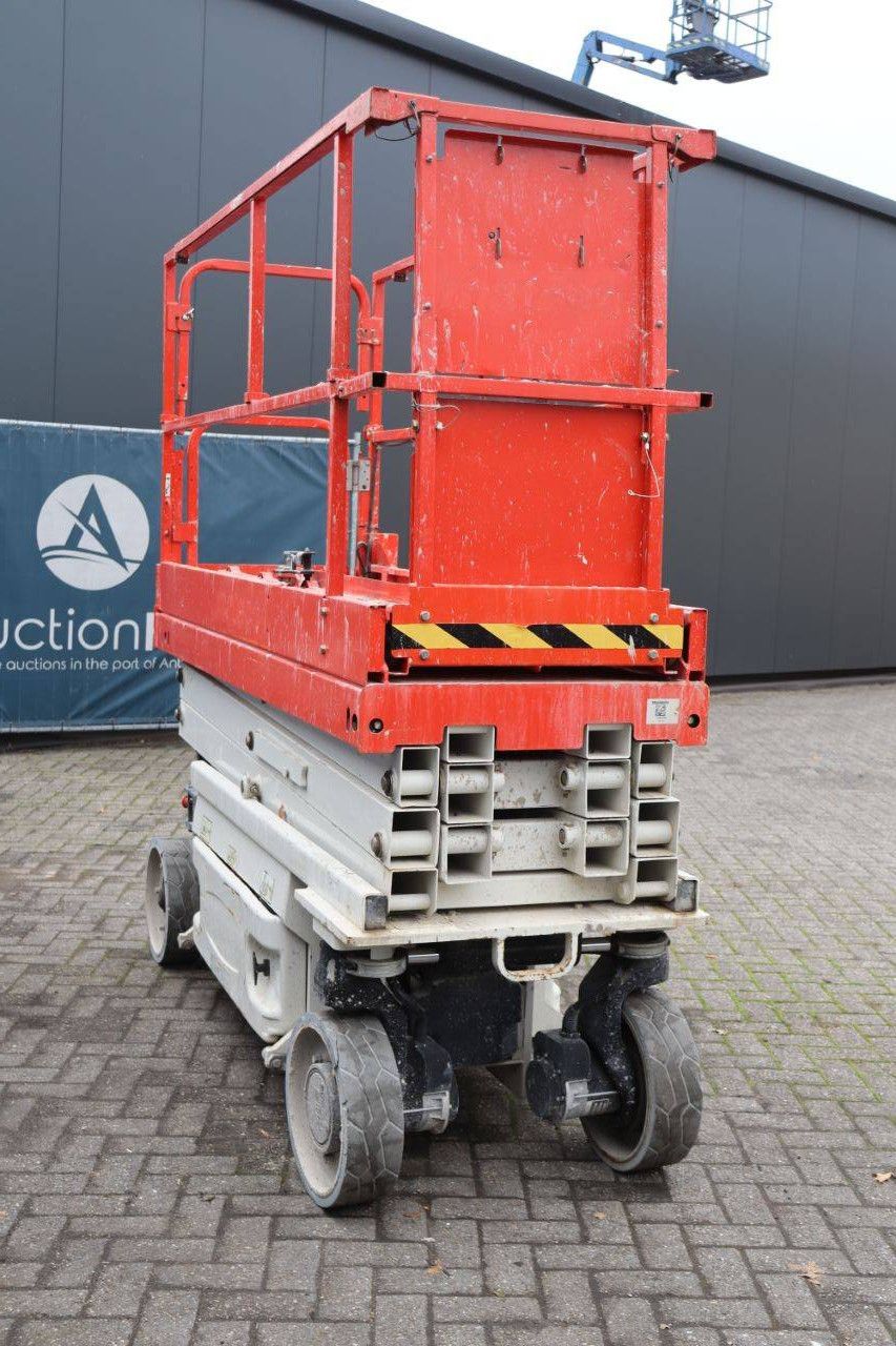 JLG 2032ES Electric Scissor Lift 8.1m 2016