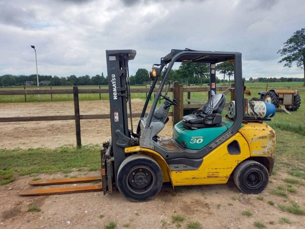 Forklift Komatsu FG30T-16R LPG 3000kg 3.7m 2006