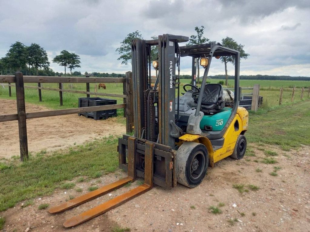 Forklift Komatsu FG30T-16R LPG 3000kg 3.7m 2006