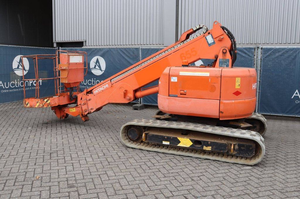 Hitachi HX99B-2 Diesel-Teleskoparbeitsbühne, 11,7 m
