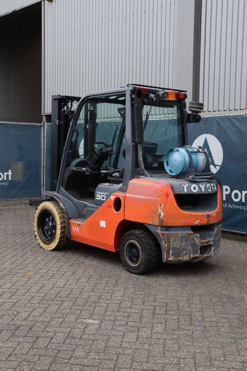 Heftruck Toyota 068FG30F LPG 3000kg 3.3m 2017