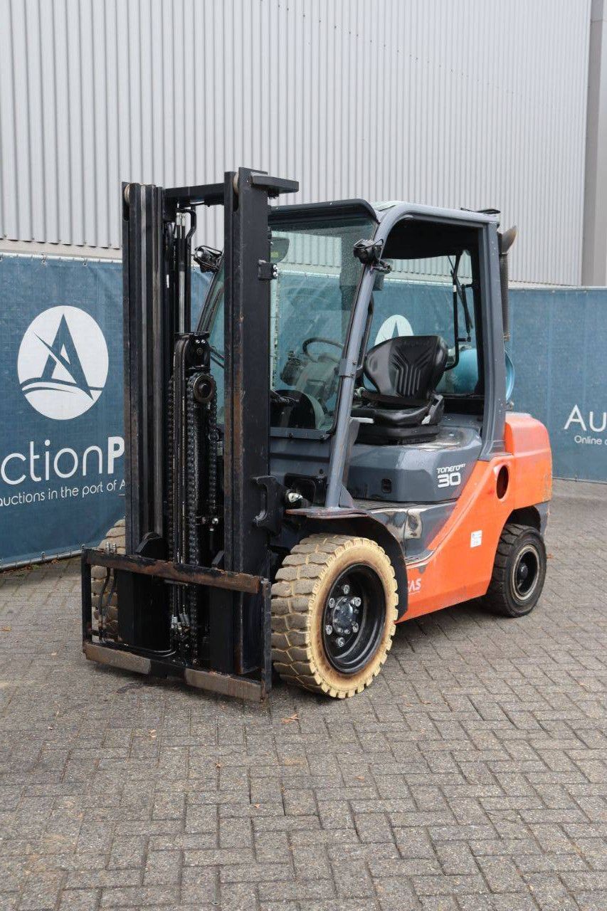 Heftruck Toyota 068FG30F LPG 3000kg 3.3m 2017