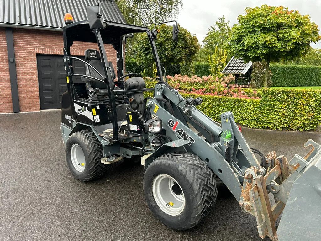 Giant G2500HD X-tra VERKOCHT