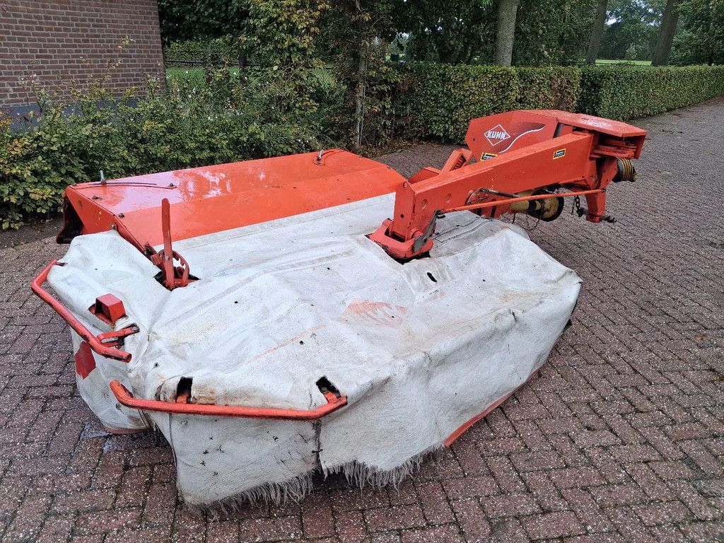 Kuhn Fc243 maaier met kneuzer