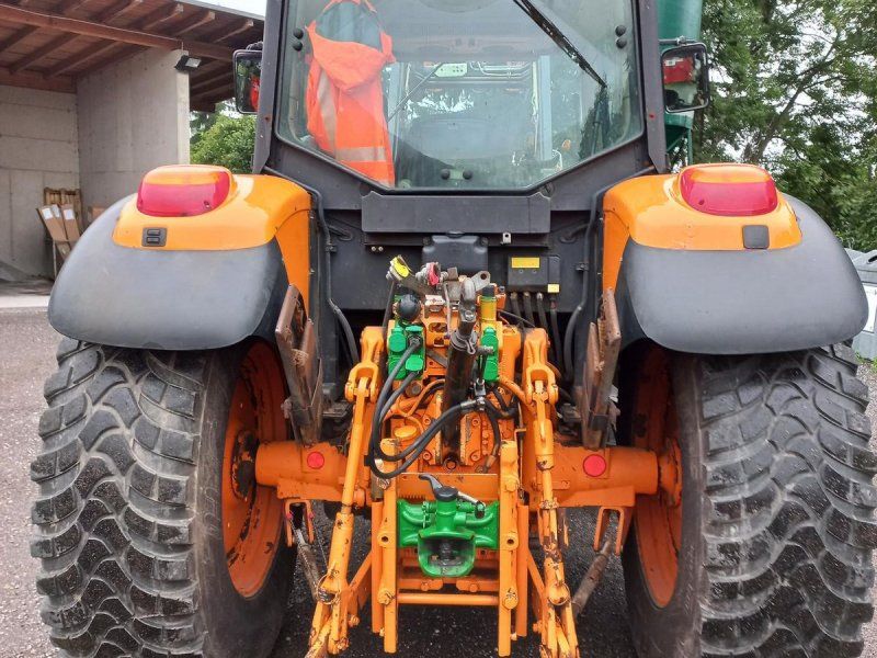 John Deere 6220
