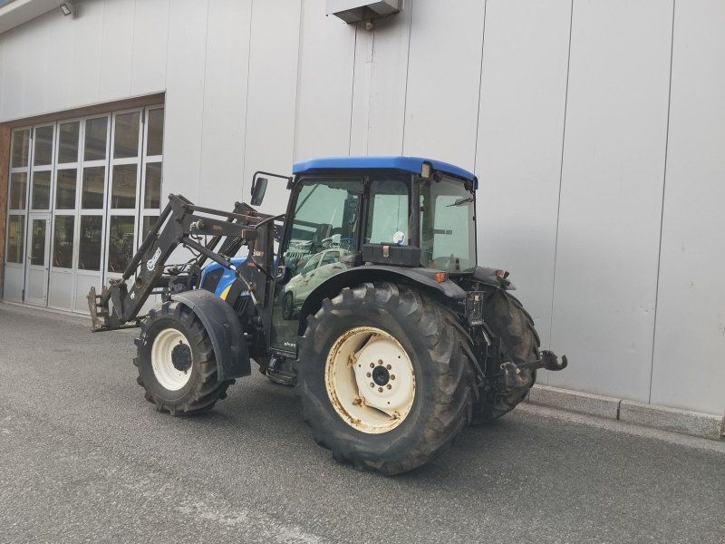 New Holland T4030 DeLuxe