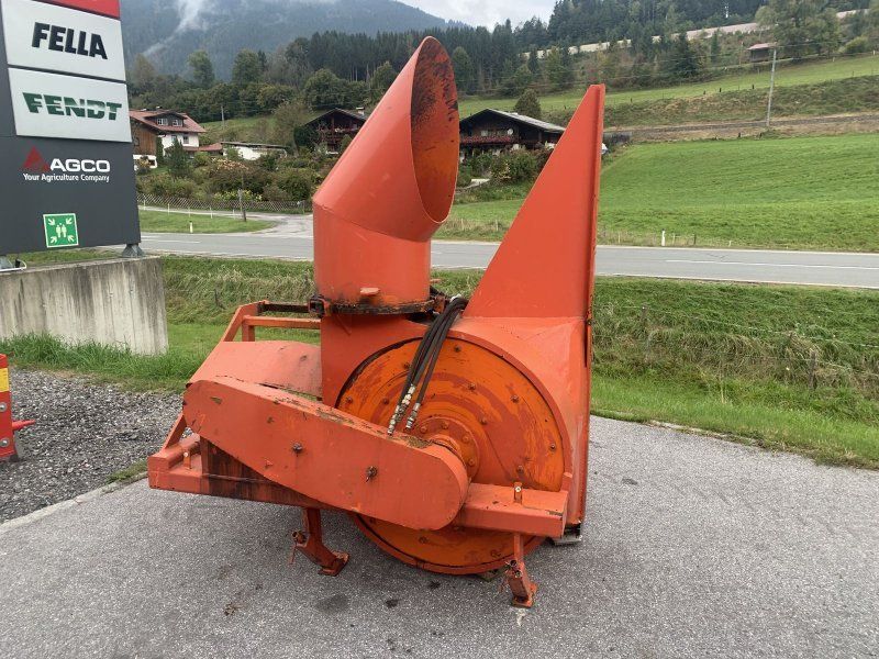 Schneeschleuder