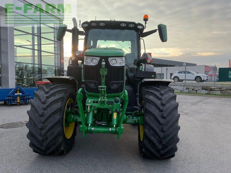 John Deere 6R 215