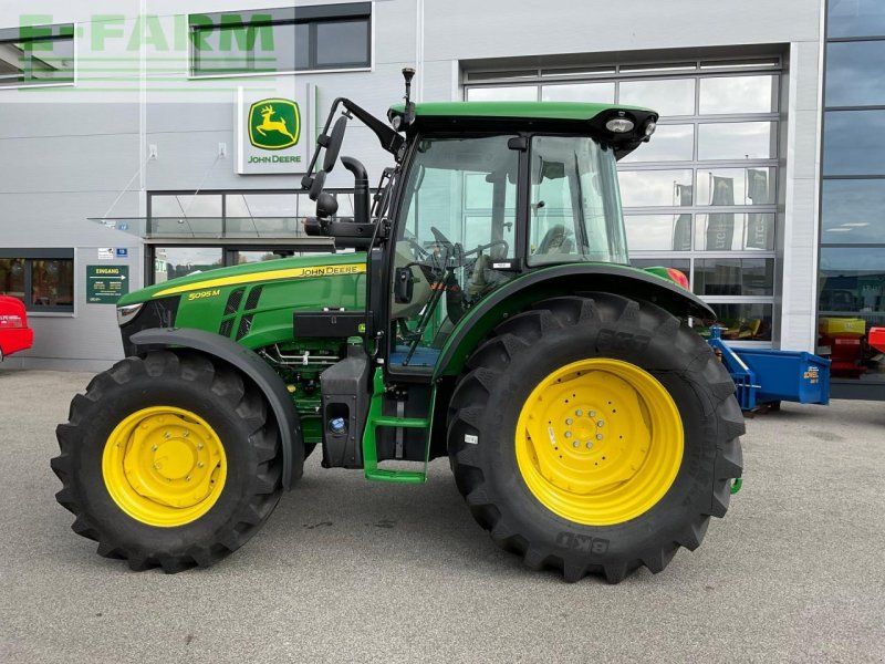 John Deere 5095M