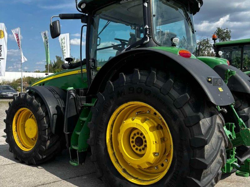 John Deere 8370R