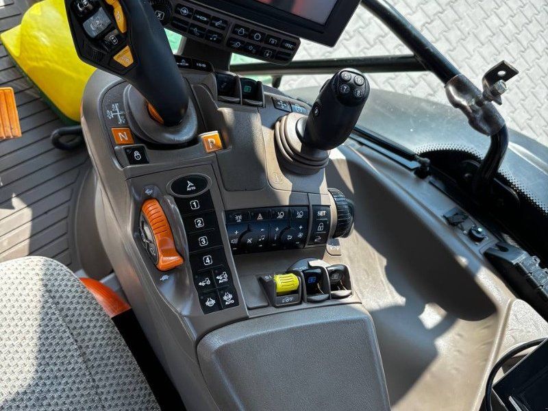 John Deere 6250R
