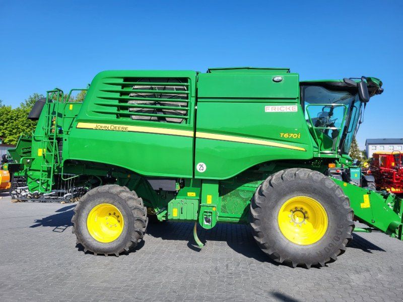 John Deere T 670 i