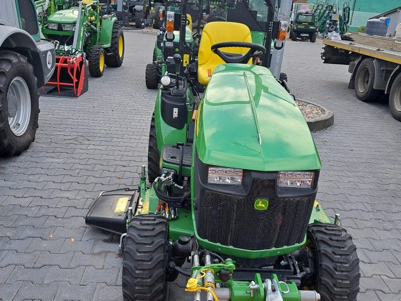 John Deere 1026R