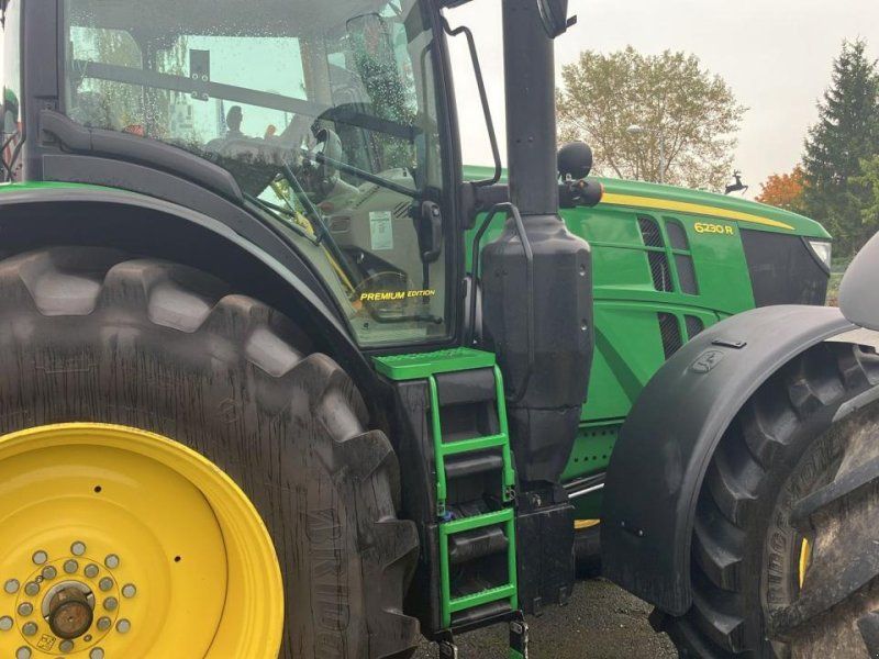 John Deere 6230R