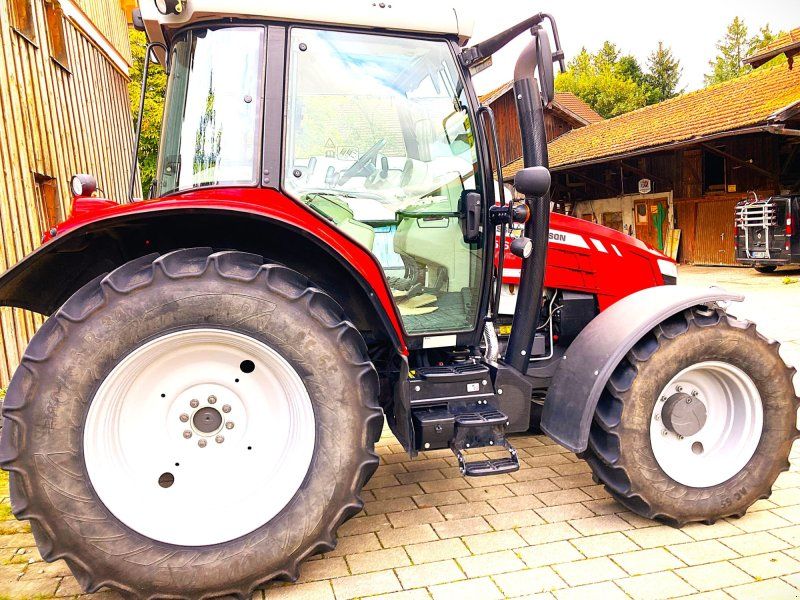 Massey Ferguson 5608 Dyna 4