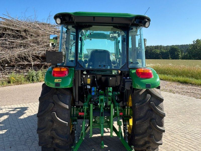 John Deere 5075 E