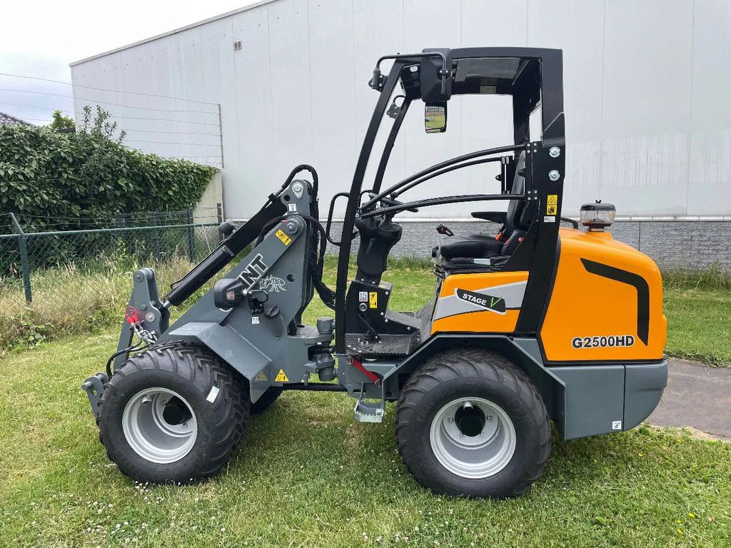 Giant G2500HD shovel 2025 nieuw!! Met kenteken