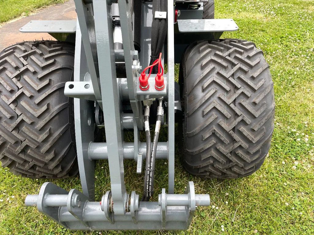 Giant G2500HD shovel 2025 nieuw!! Met kenteken