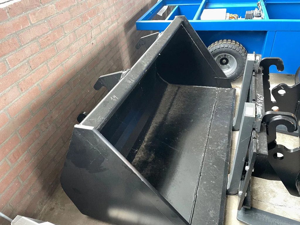 Giant G2500HD shovel 2025 nieuw!! Met kenteken