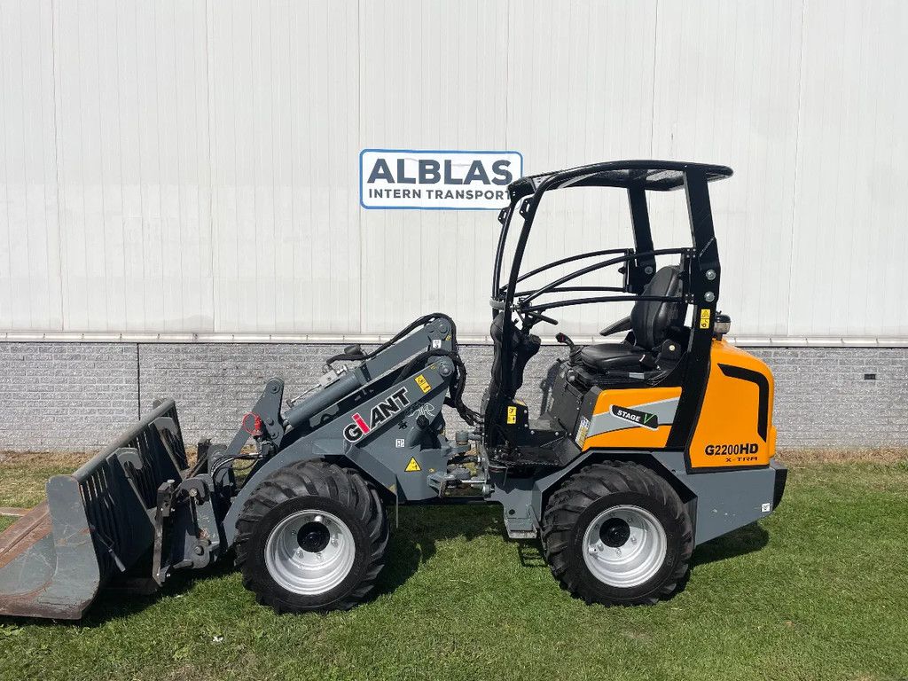 Giant G2200HD Xtra shovel kniklader met Puinbak en lepels
