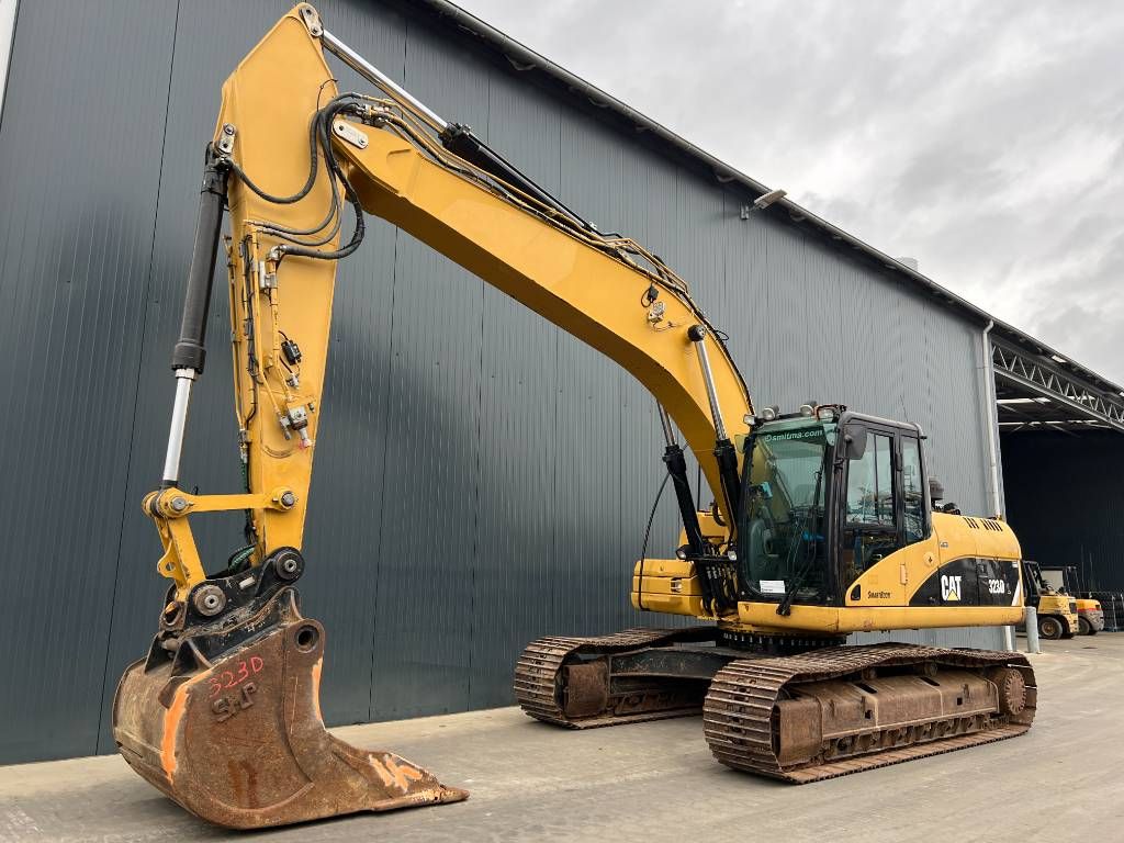 CAT 323D L
