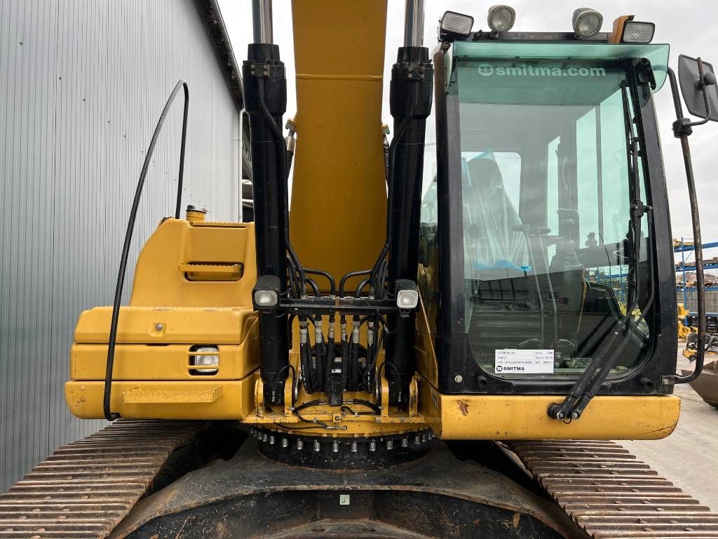 CAT 323D L