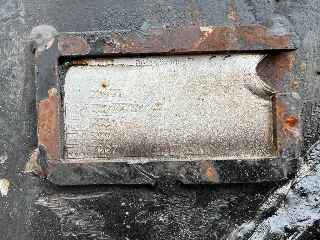CAT 323D L